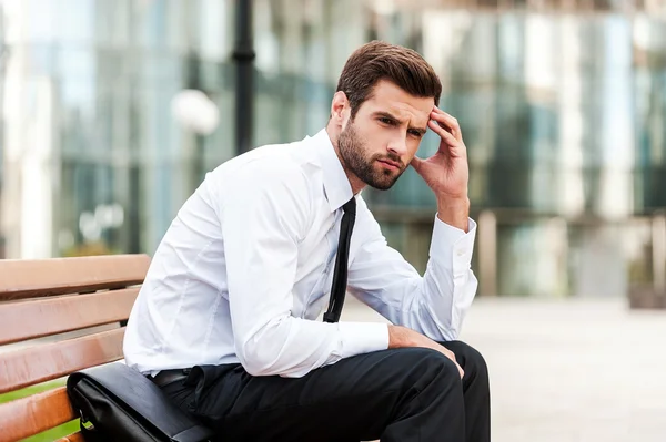 Young handsome businessman — Stock Photo, Image