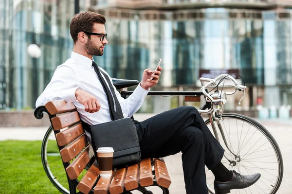 Young handsome businessman — Stock Photo, Image