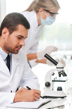 Erkek ve kadın bilim adamları