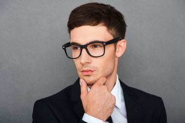 Kendine güvenen genç işadamı