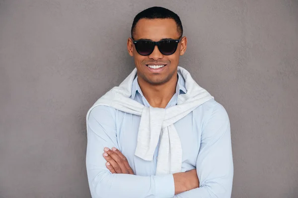 Confident African man in sunglasses — Stock Photo, Image