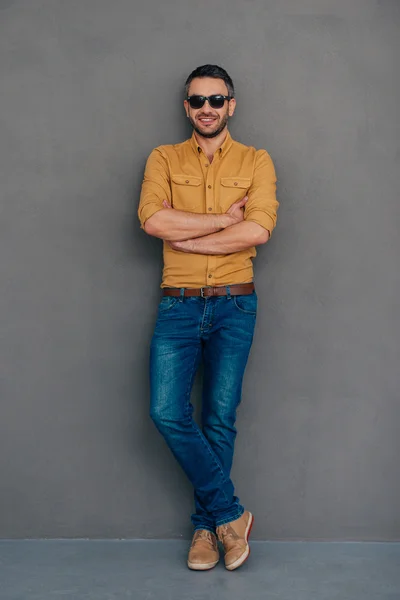 Confident mature man in sunglasses — Stock Photo, Image