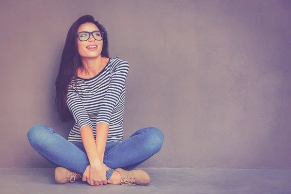 Attractive young woman in eyeglasses — 图库照片