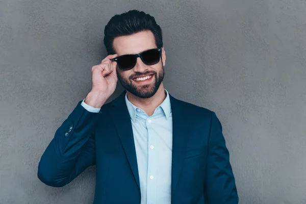 Stylish handsome man in sunglasses — Stock Photo, Image