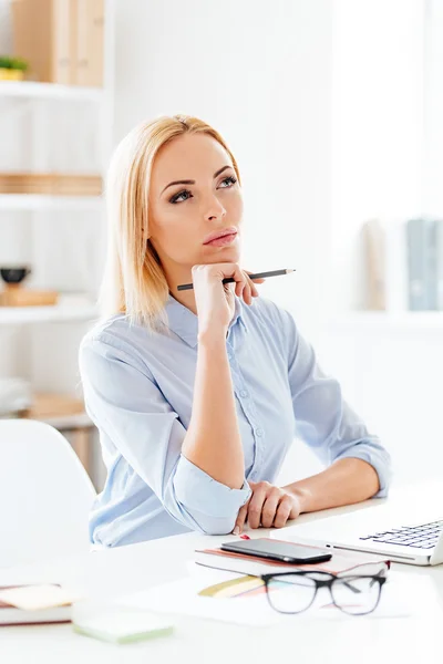 Beautiful woman at working place — Stock Photo, Image