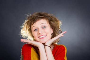 Güzel çocuksu gülümseme