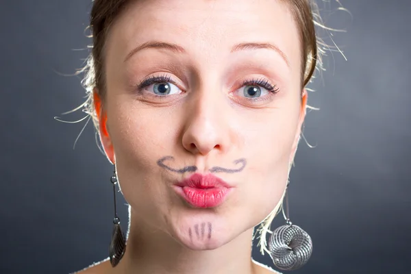 Flicka med en mustasch — Stockfoto