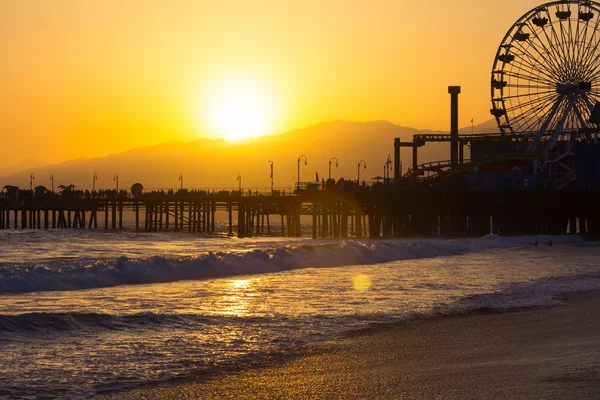 Sunset on Santa Monica Beach — Stock Photo, Image