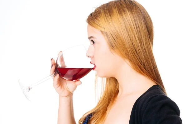 Mujer bebiendo vino — Foto de Stock