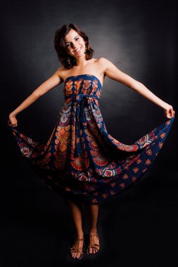 mutlu bir kadın kılığında 