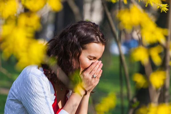 Woman with hay fever — Stock Photo, Image