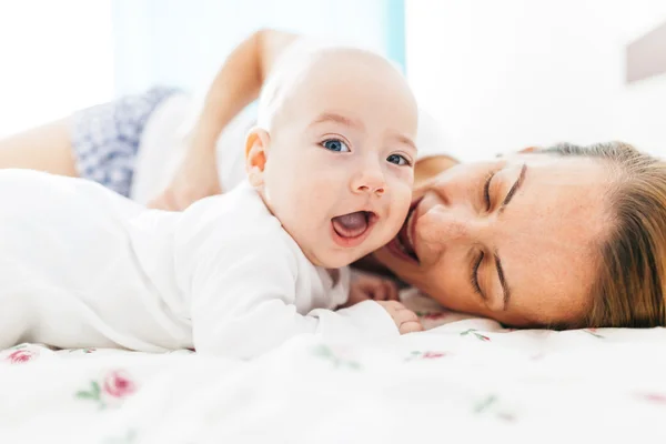 Madre e hijo — Foto de Stock