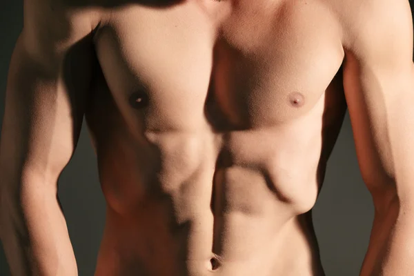 Muskulös man torso — Stockfoto