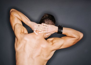 Triceps ve trapezius