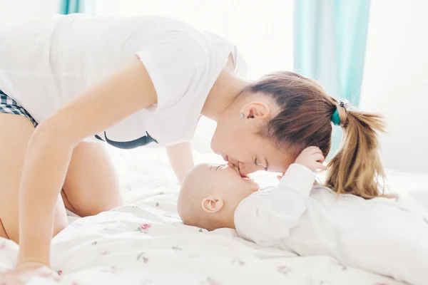 母性および幼年期 — ストック写真