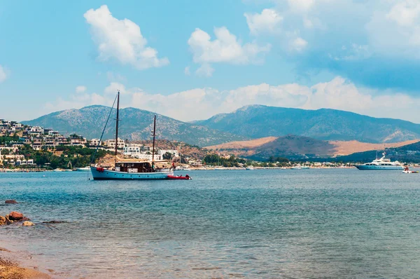 Jacht na Morzu Egejskim — Zdjęcie stockowe