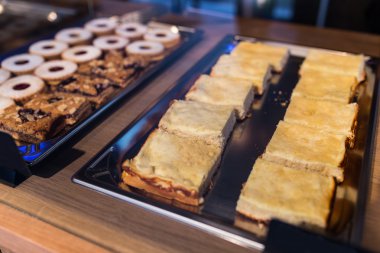 pasta plaka üzerinde