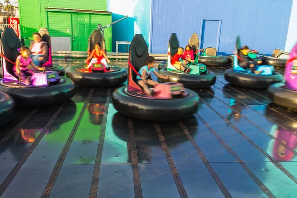 Bumper cars pose — Stock Photo, Image