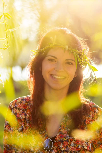 Portrait Beautiful Woman Smiling Willow Leaves Wearing Natural Crown Her — Stock Photo, Image