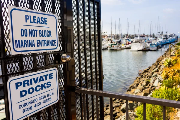 Private docks entrance — Stock Photo, Image