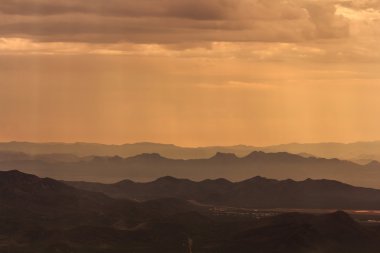 Mountain view alacakaranlıkta