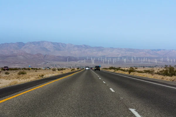 Road to mountains — Stock Photo, Image