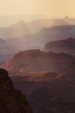 Büyük Kanyon üzerinden görünüm