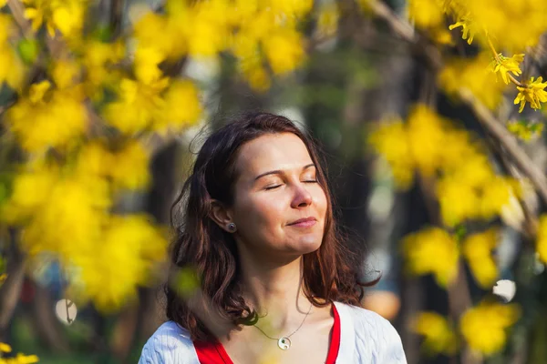 Young woman with eyes closed — Stock Photo, Image