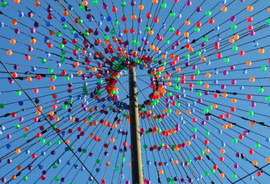 Daire içinde renkli String ışıkları