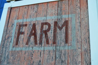 Çiftlik ahır kapısı