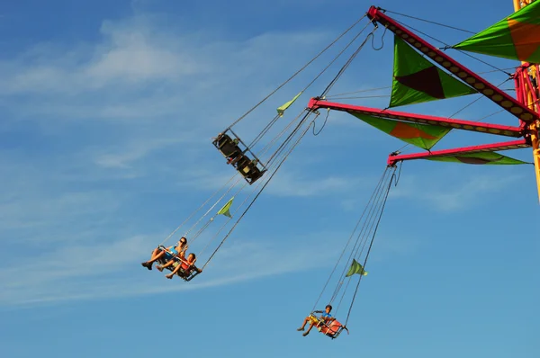 Araba Fuarı'nda salıncaklar