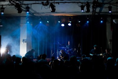 Bu düzeltme eki gökyüzü Postrock grup performansı