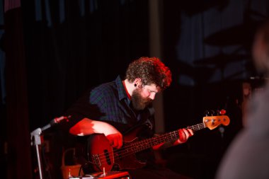 Bu düzeltme eki gökyüzü Postrock grup performansı