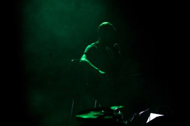 Bu düzeltme eki gökyüzü Postrock grup performansı