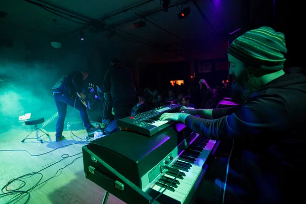 Bu düzeltme eki gökyüzü Postrock grup performansı — Stok fotoğraf