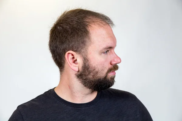 Hombre de 30 años posando para retrato de estudio —  Fotos de Stock