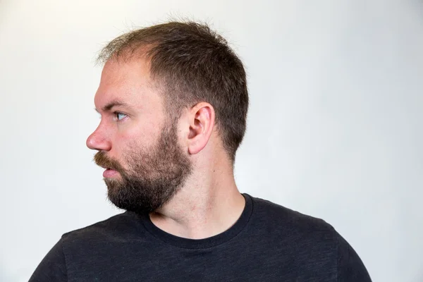 Hombre de 30 años posando para retrato de estudio — Foto de Stock