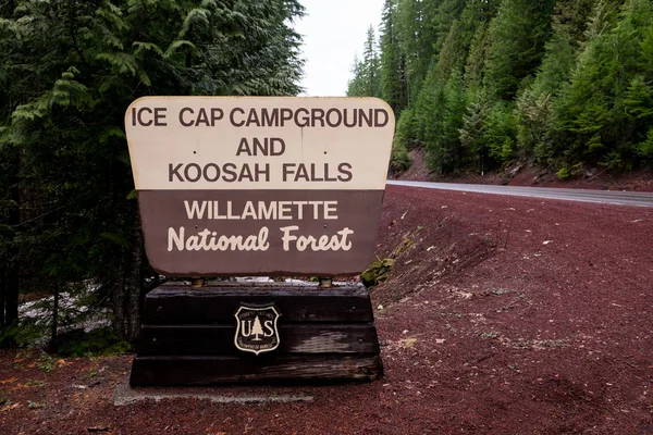 Ice Cap Campground and Koosah Falls Sign — Stock Photo, Image