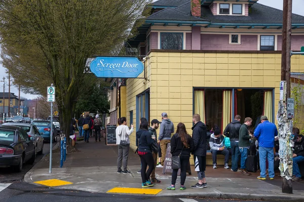 Ekranie drzwi restauracji Portland w stanie Oregon — Zdjęcie stockowe