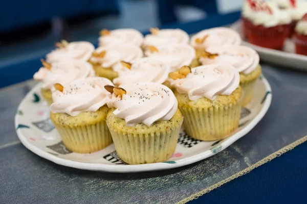 Cupcakes de recepção de casamento — Fotografia de Stock