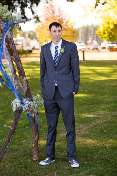 Retrato del novio en el día de la boda —  Fotos de Stock