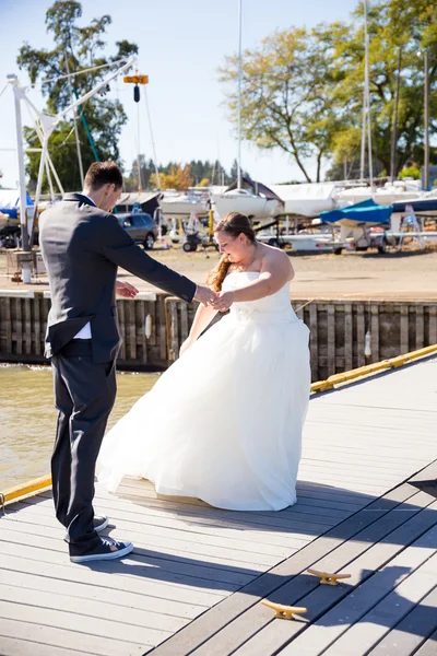 Hochzeit des Brautpaares im Yachtclub — Stockfoto