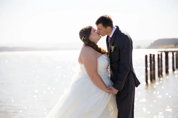 Hochzeit des Brautpaares im Yachtclub — Stockfoto