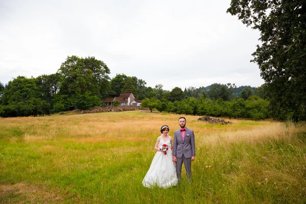 Hipster sposa e sposo ritratto — Foto Stock