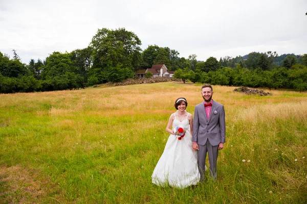 Hipster sposa e sposo ritratto — Foto Stock