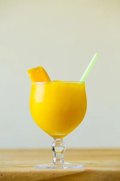 Yellow Mango Margarita — Stock Photo, Image