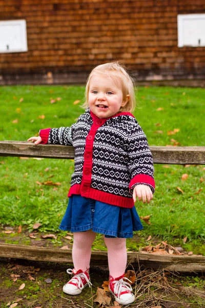 Ritratto di stile di vita del bambino di un anno — Foto Stock