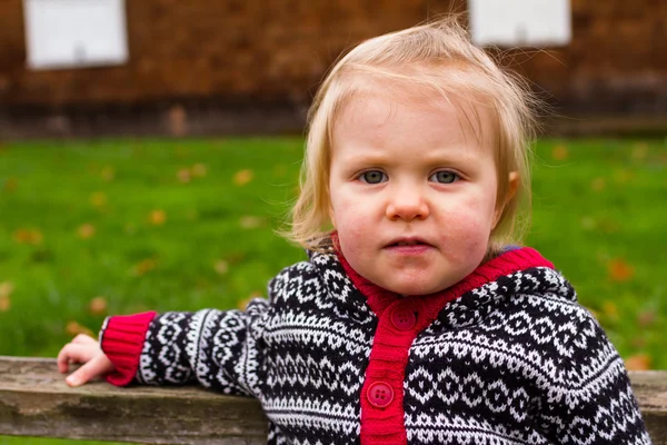 Retrato de estilo de vida infantil de un año — Foto de Stock