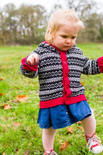 Retrato de estilo de vida infantil de um ano — Fotografia de Stock