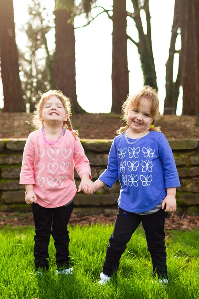 Identical Twins Lifestyle Portrait — Stock Photo, Image